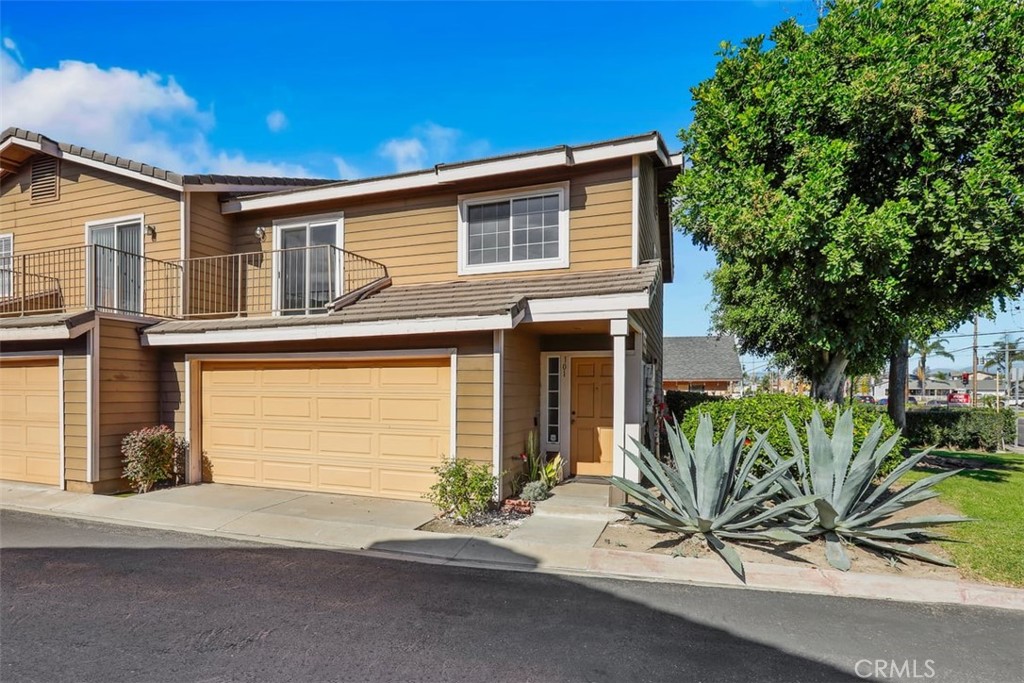 755 North East Street Anaheim, CA 92805 - Photo 29 of 31 a front view of a house with a yard