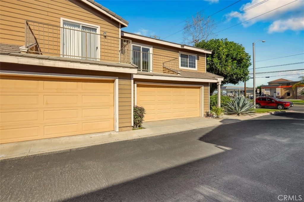 755 North East Street Anaheim, CA 92805 - Photo 4 of 31 a yellow house with outdoor space