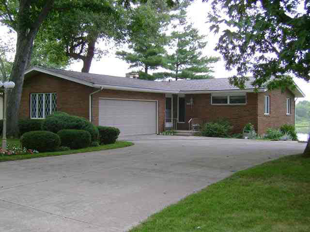 10410 North Grove Road Milford, IN 46542 - Photo 1 of 24 Gallery Image 1