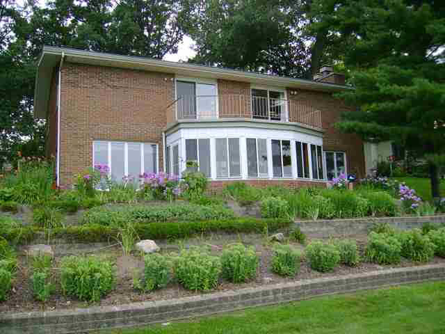 10410 North Grove Road Milford, IN 46542 - Photo 2 of 24 Gallery Image 2
