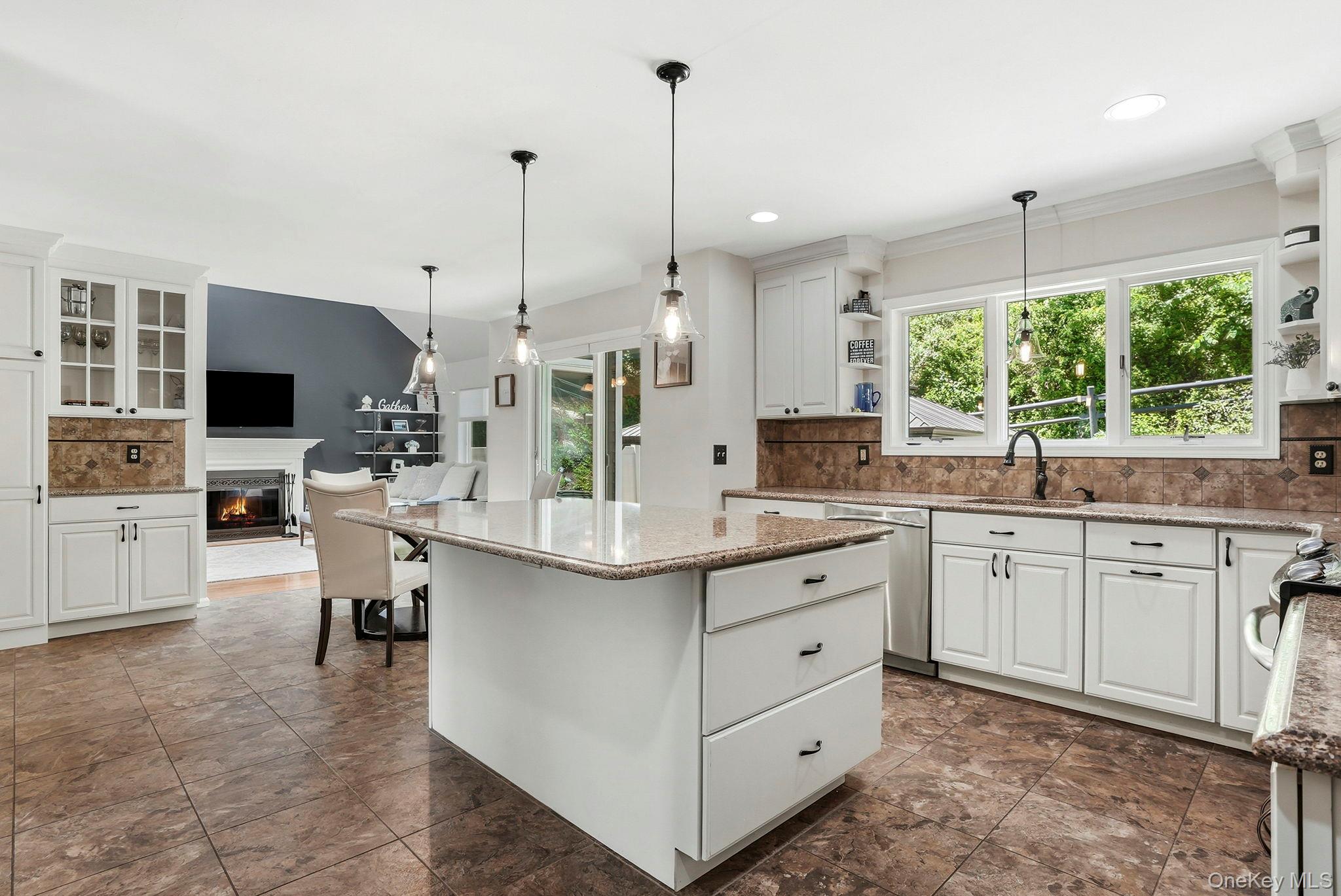 31 Ridge Road Cortlandt Manor, NY 10567 - Photo 16 of 39 There's so much cabinet storage too!