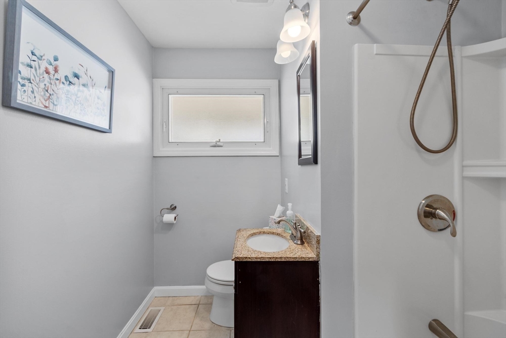 10 Juniper Lane Georgetown, MA 01833 - Photo 13 of 42