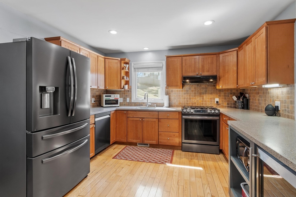 10 Juniper Lane Georgetown, MA 01833 - Photo 2 of 42