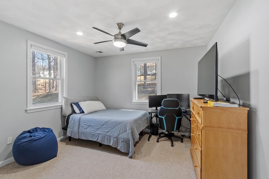 10 Juniper Lane Georgetown, MA 01833 - Photo 24 of 42