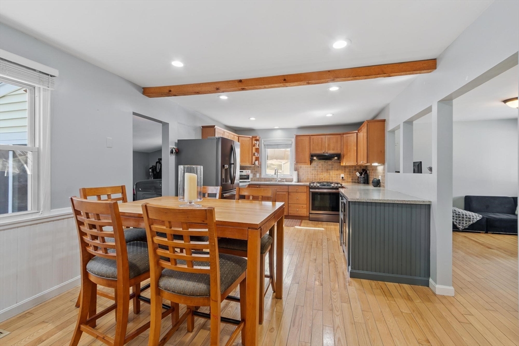 10 Juniper Lane Georgetown, MA 01833 - Photo 7 of 42