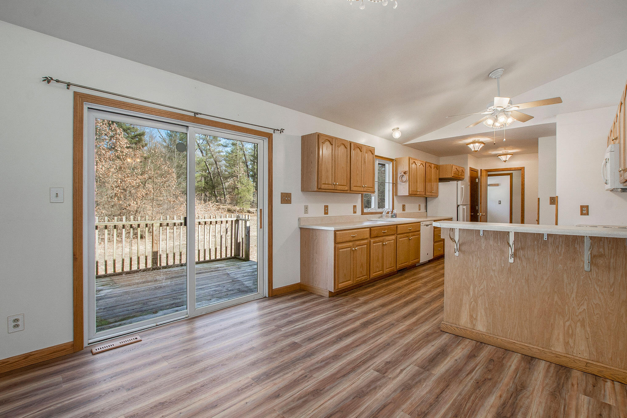 5372 Putnam Road Muskegon, MI 49445 - Photo 6 of 24 04 - DR into kitchen