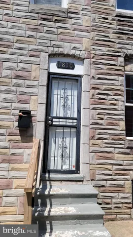 a view of a building entrance