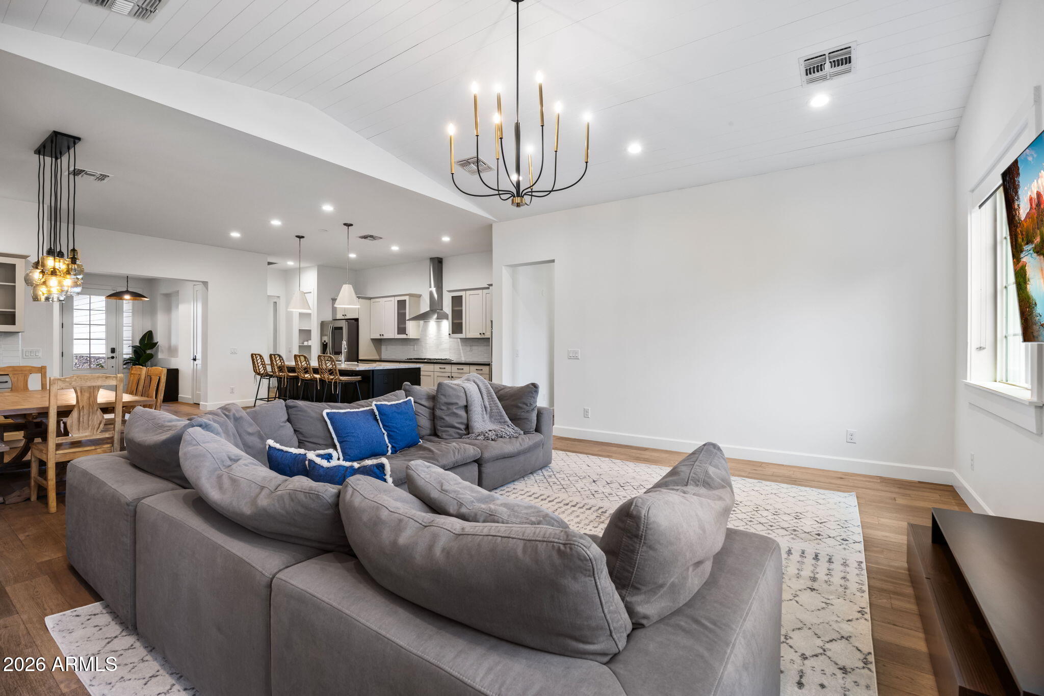 4201 East Cheery Lynn Road Phoenix, AZ 85018 - Photo 14 of 40 Living Room