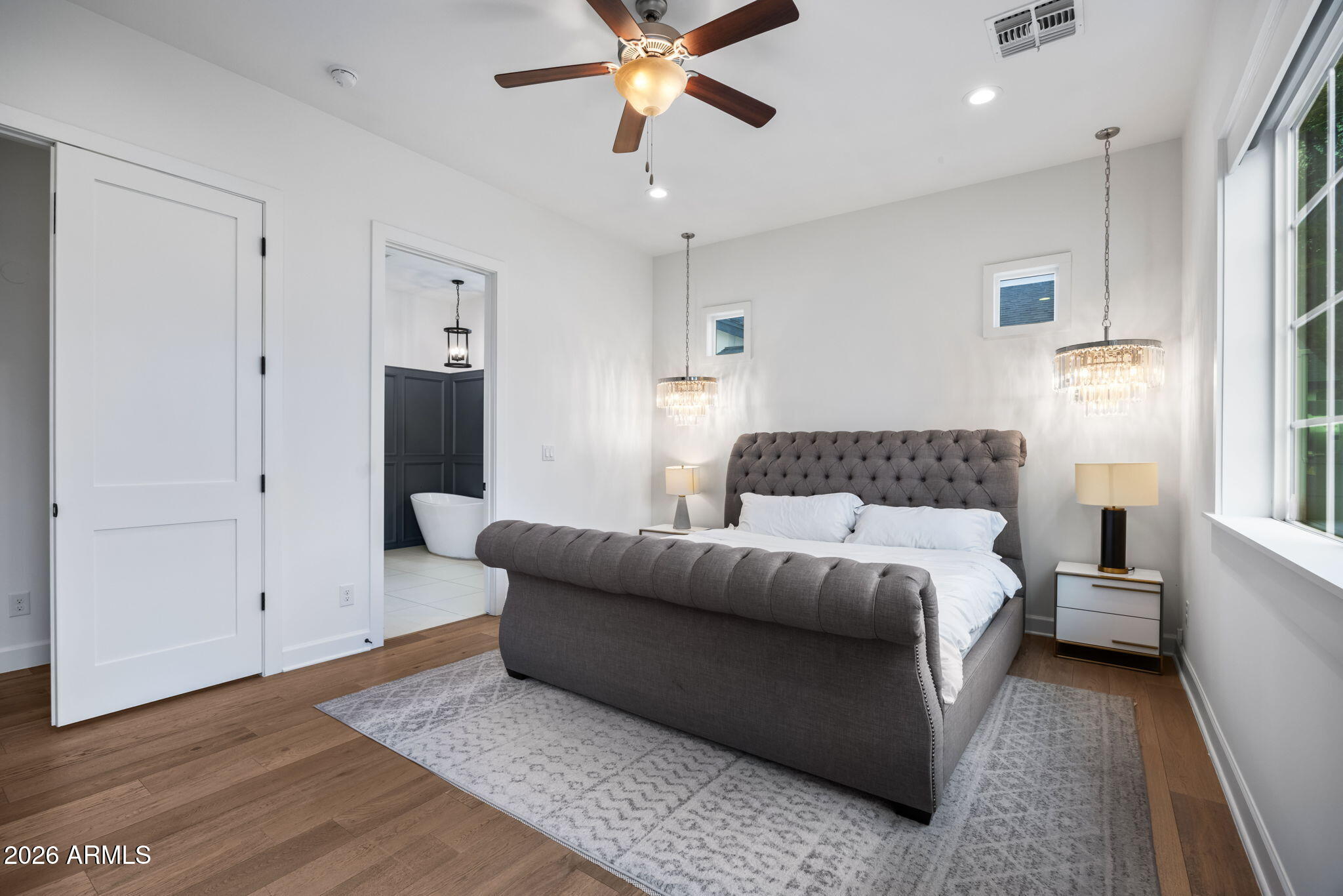 4201 East Cheery Lynn Road Phoenix, AZ 85018 - Photo 16 of 40 Primary Suite