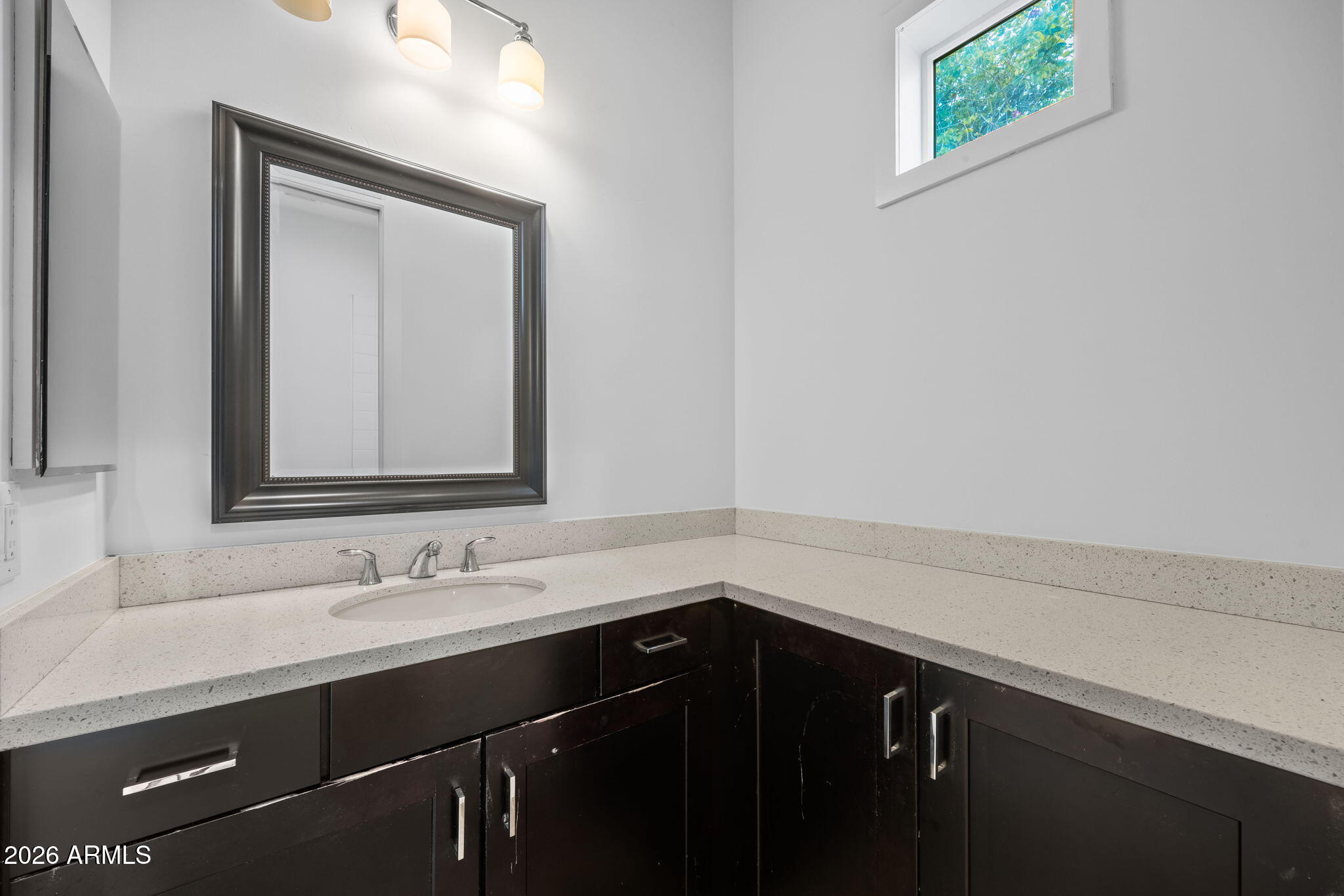 4201 East Cheery Lynn Road Phoenix, AZ 85018 - Photo 29 of 40 Jack and Jill Bath