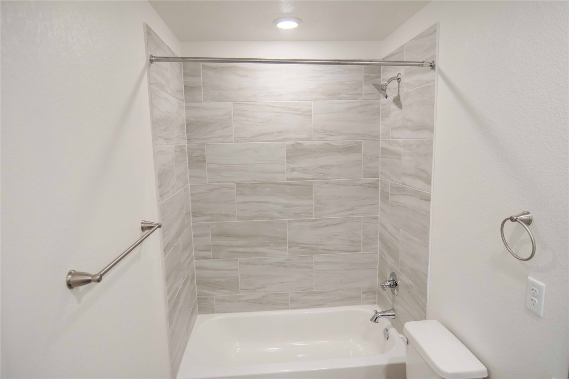 1261 Lehmann Drive, Unit A Copperas Cove, TX 76522 - Photo 7 of 18 a bathroom with a shower and a shower