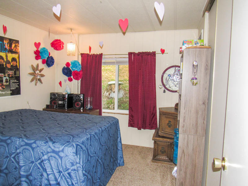 480 Old Ferry Road Shady Cove, OR 97539 - Photo 13 of 16 2nd Bedroom (1)