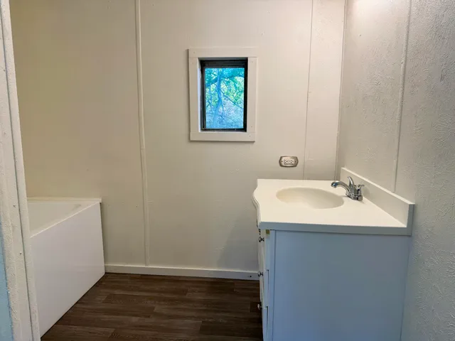 $194,900 | 2565 Lapo Rd Lake, Lake Odessa, MI 48849