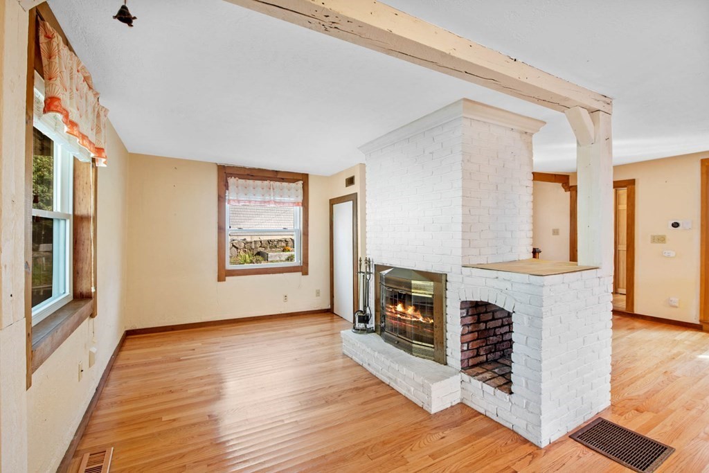 3 Locust Lane Gloucester, MA 01930 - Photo 11 of 33