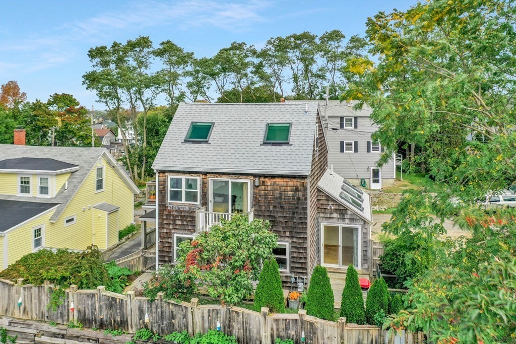 3 Locust Lane Gloucester, MA 01930 - Photo 2 of 33