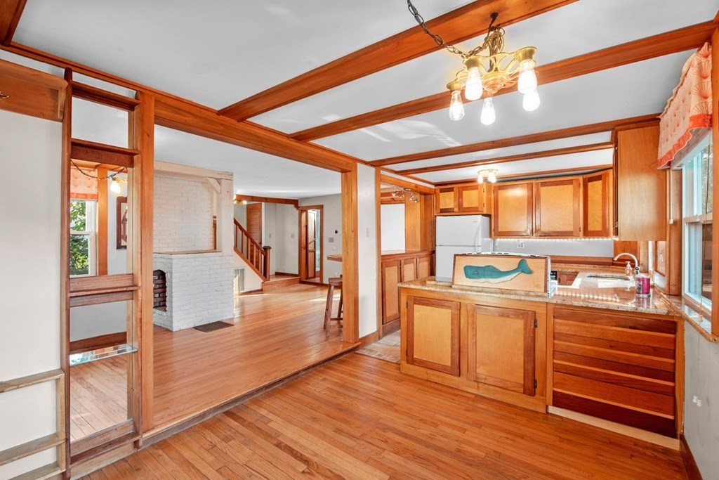 3 Locust Lane Gloucester, MA 01930 - Photo 7 of 33