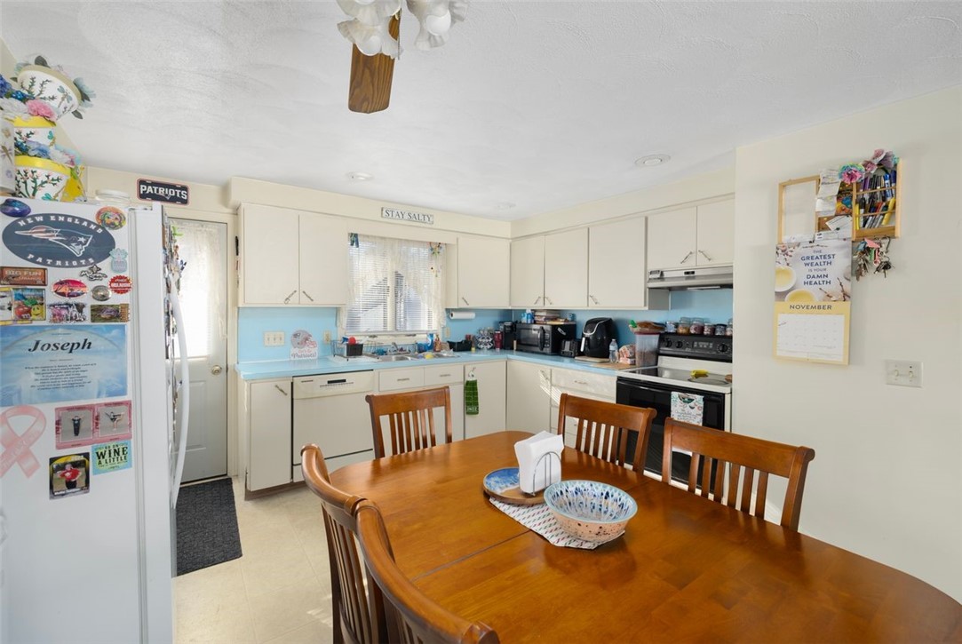 9 Regent Street Coventry, RI 02816 - Photo 18 of 46