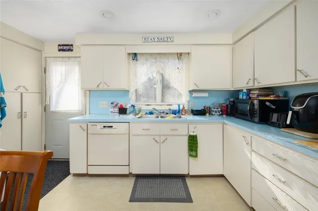 $649,900 | 9 Regent Street, Coventry, RI 02816