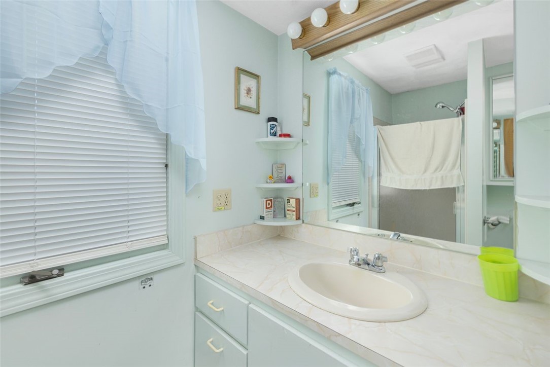 9 Regent Street Coventry, RI 02816 - Photo 25 of 46