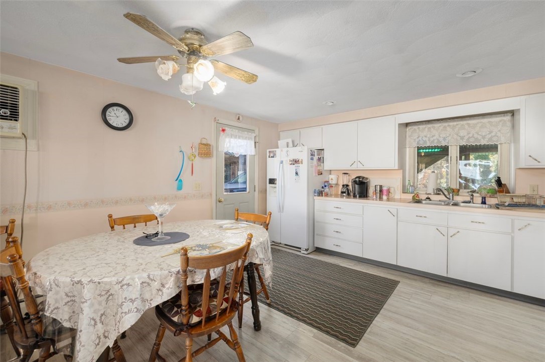 9 Regent Street Coventry, RI 02816 - Photo 7 of 46