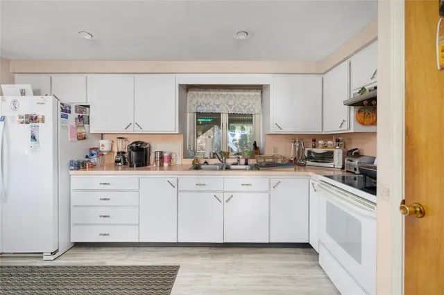 $649,900 | 9 Regent Street, Coventry, RI 02816