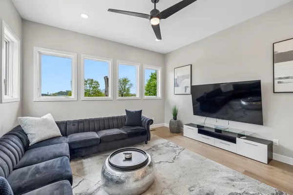 $1,000,000 | 509 Eaves Place, Chattanooga, TN 37405
