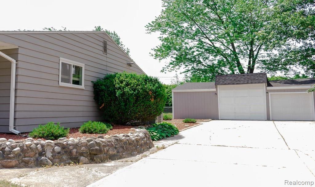 2860 Devondale Road Rochester Hills, MI 48309 - Photo 24 of 33