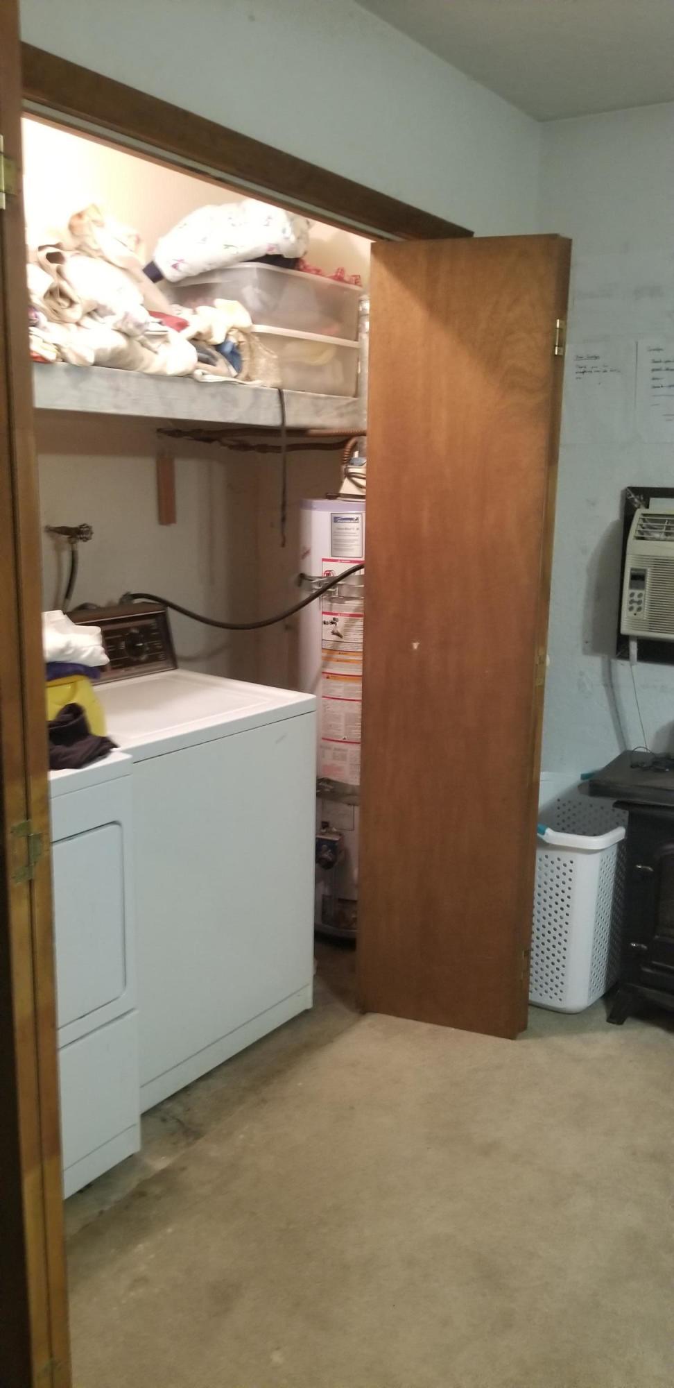 1432 Mussel Shoals Avenue Shasta Lake, CA 96019 - Photo 17 of 24 Laundry