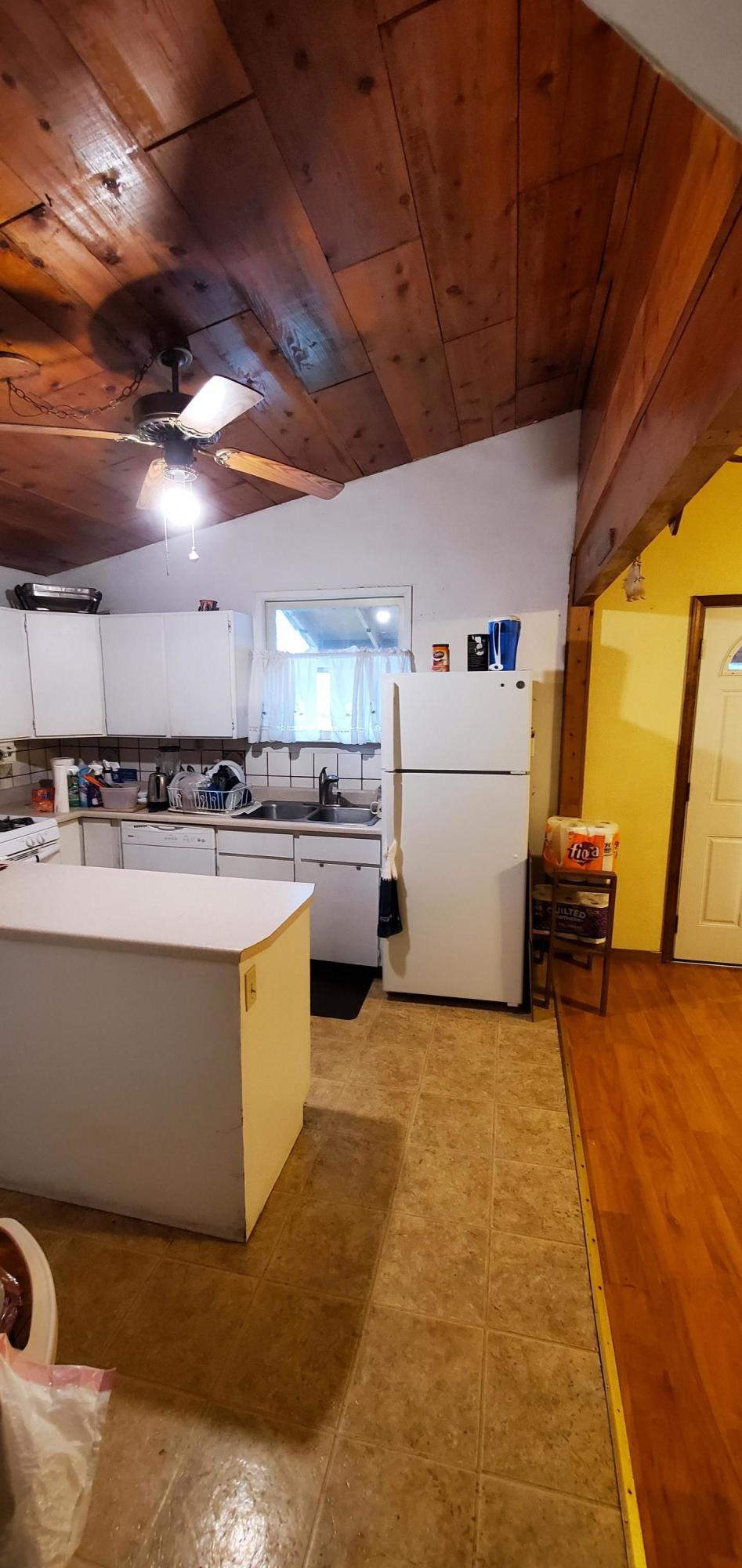 1432 Mussel Shoals Avenue Shasta Lake, CA 96019 - Photo 6 of 24 Kitchen