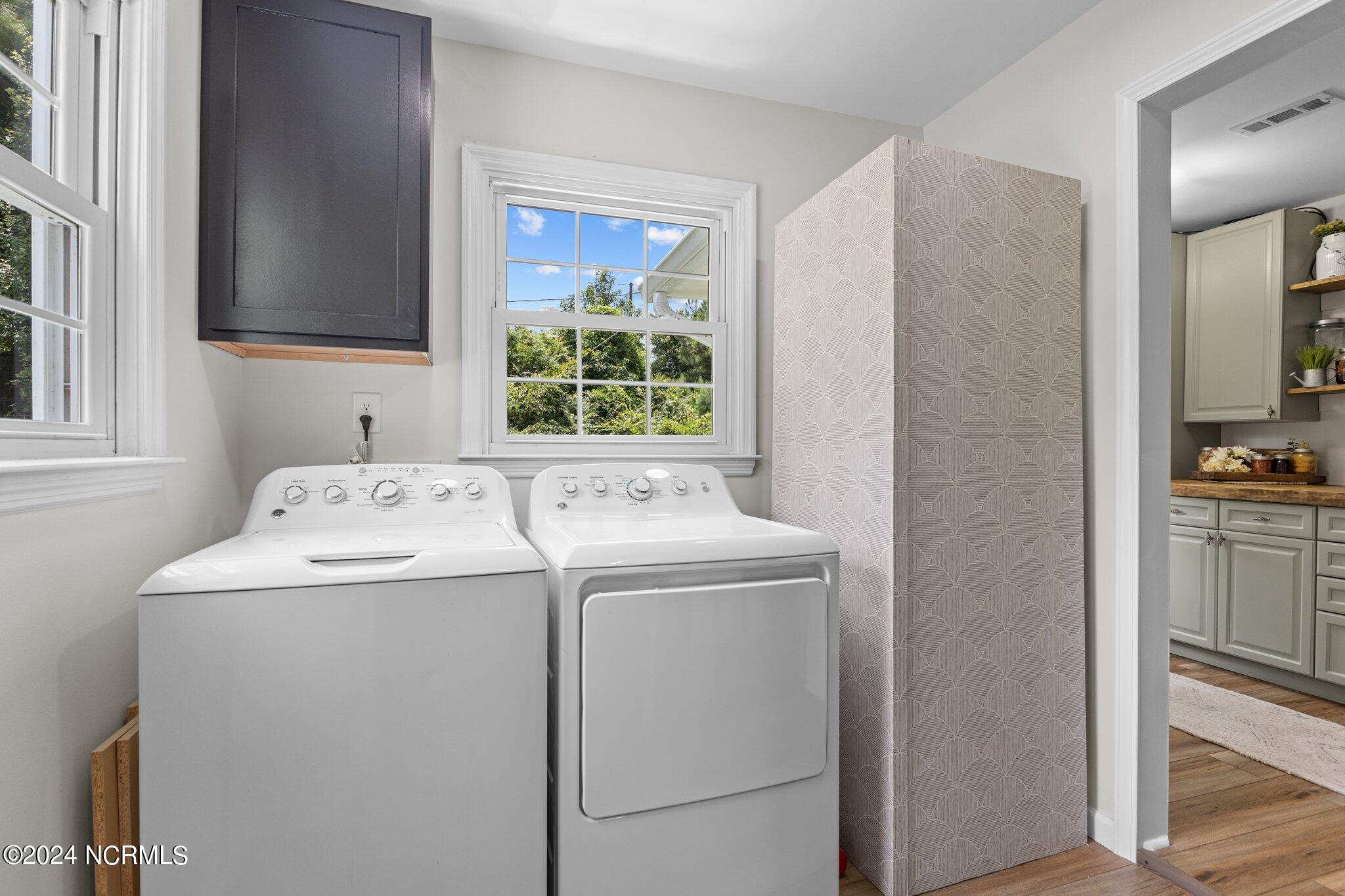 263 Core Creek Road Beaufort, NC 28516 - Photo 12 of 55 farmhouse laundry