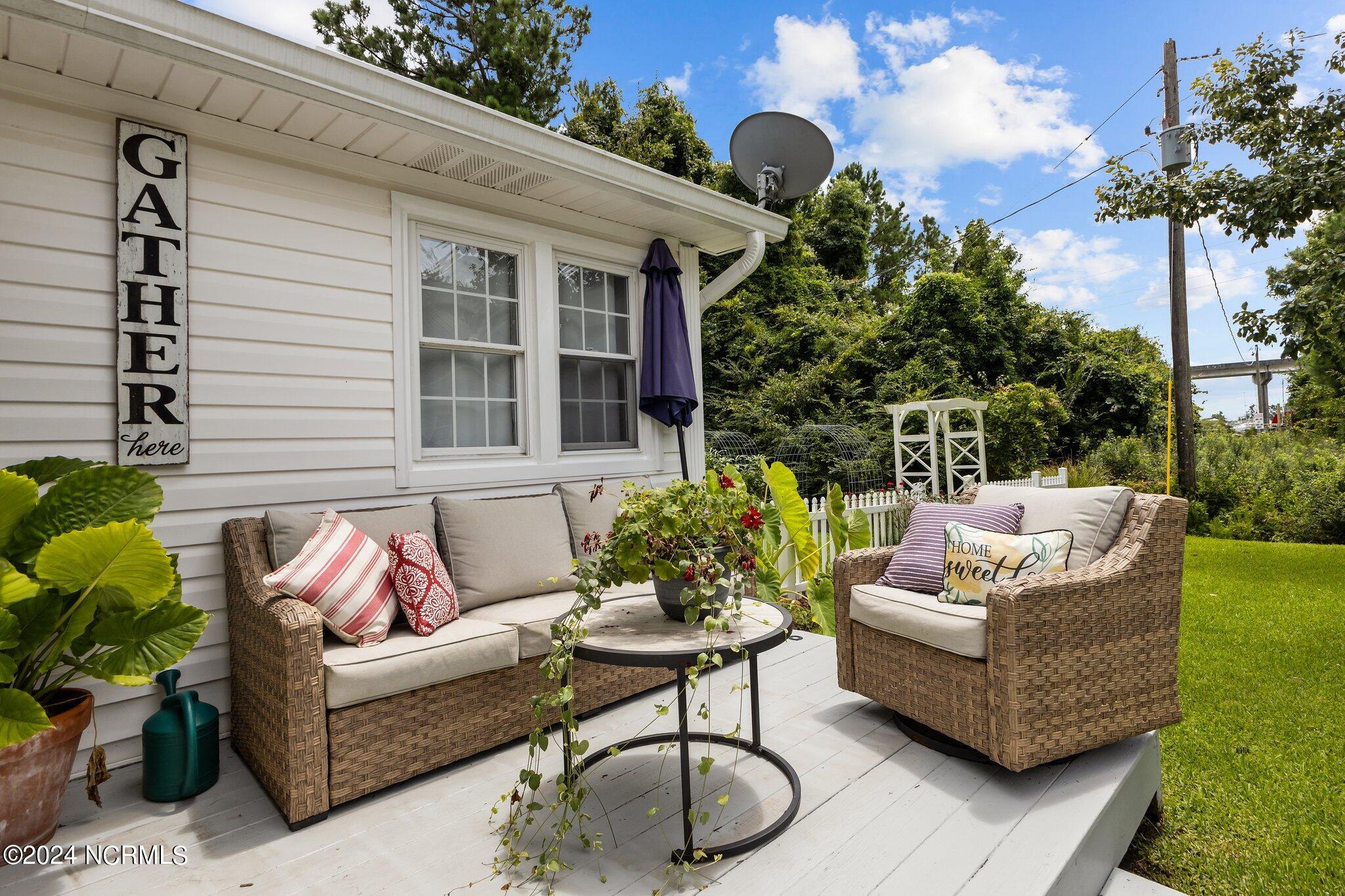 263 Core Creek Road Beaufort, NC 28516 - Photo 43 of 55 private backyard patio for the bungalow guests