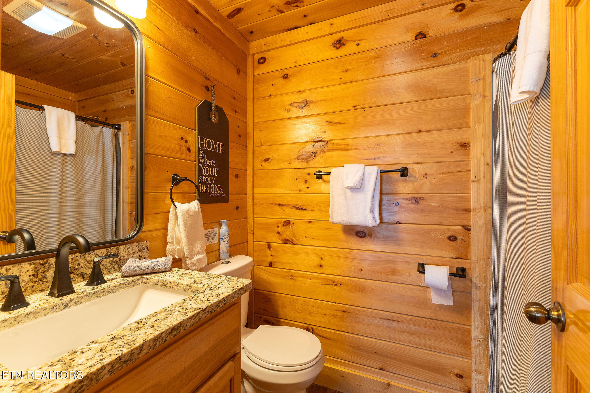 2004 Cougar Crossing Way Sevierville, TN 37876 - Photo 14 of 45 IMG_8477-HDR