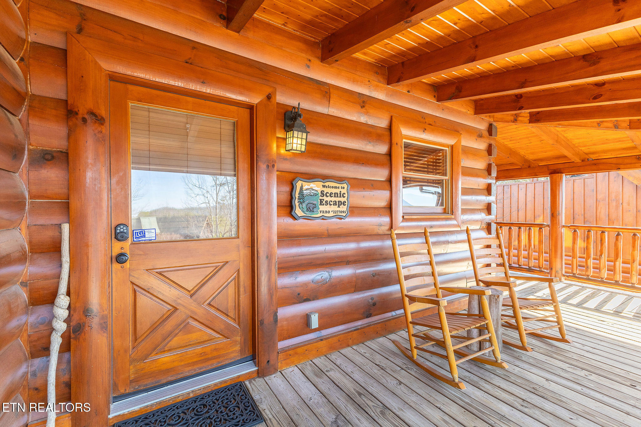 2004 Cougar Crossing Way Sevierville, TN 37876 - Photo 2 of 45 IMG_8165-HDR