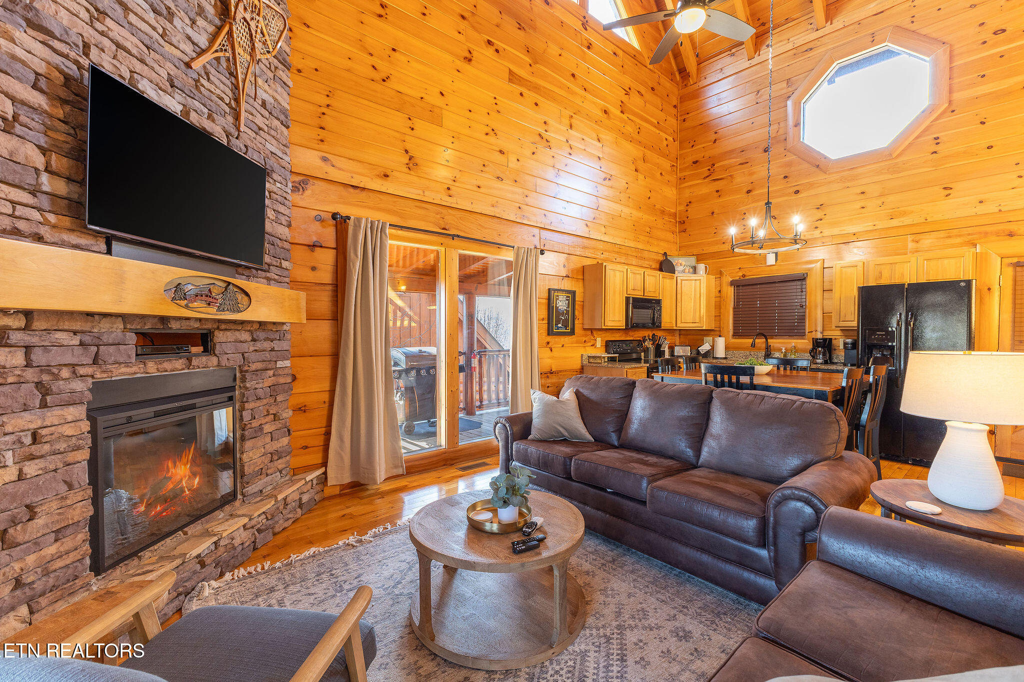 2004 Cougar Crossing Way Sevierville, TN 37876 - Photo 10 of 45 IMG_8360-HDR-Edit