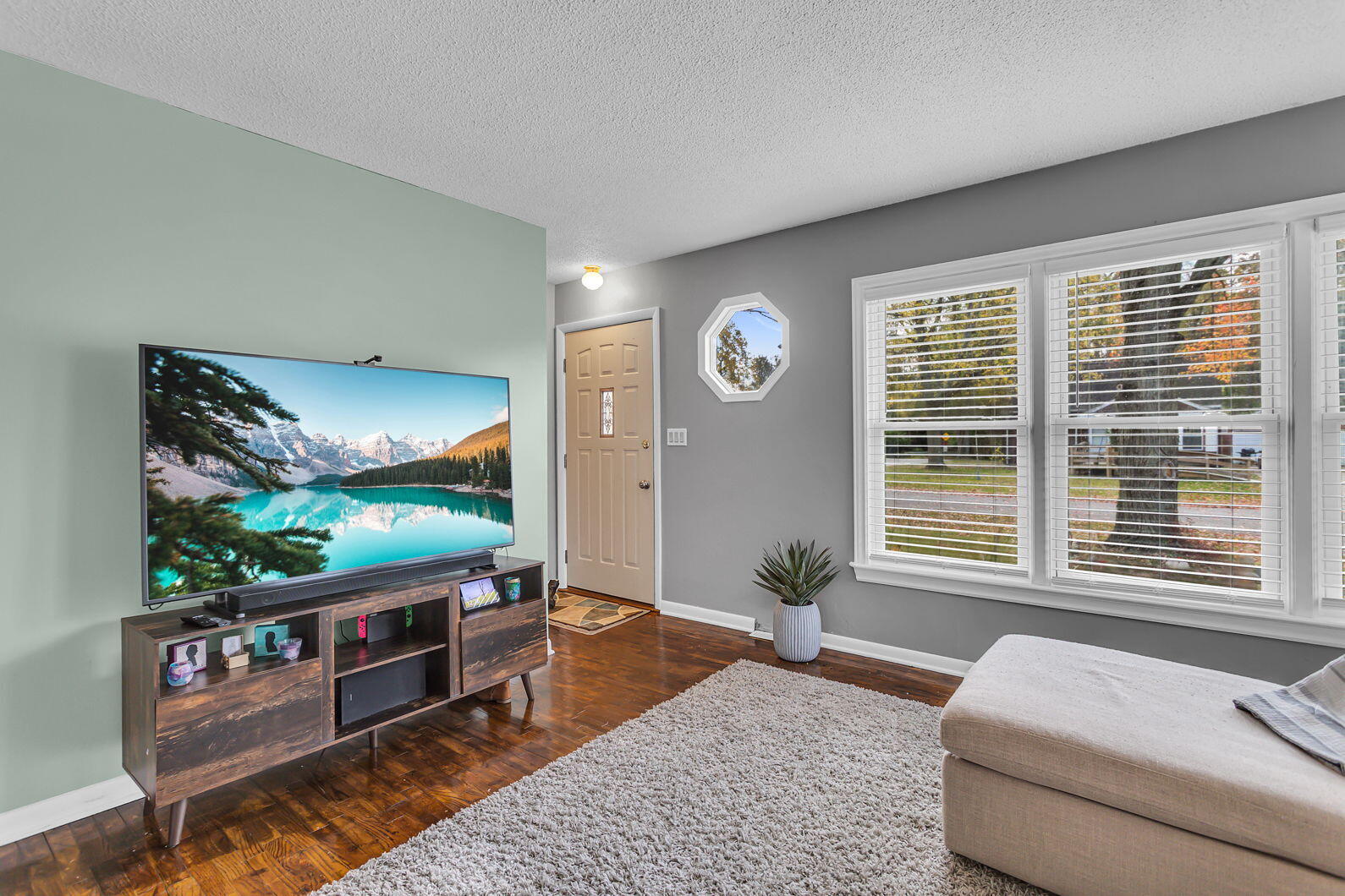 1880 South Argus Court Jackson, MI 49203 - Photo 4 of 26 13-web-or-mls-0N0A7630