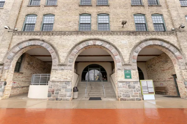 $349,900 | 940 Monroe Avenue Northwest, Unit 338, Grand Rapids, MI 49503