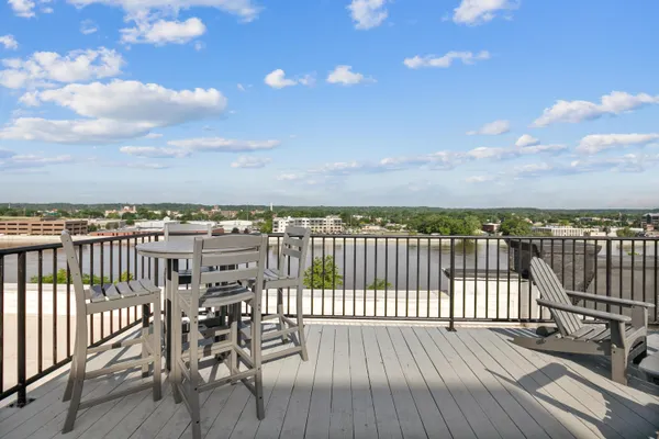 $349,900 | 940 Monroe Avenue Northwest, Unit 338, Grand Rapids, MI 49503