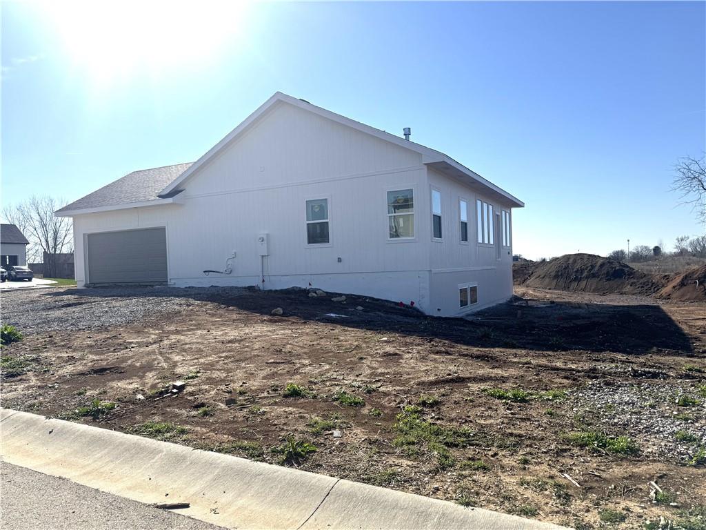 20804 Emerald Street Spring Hill, KS 66083 - Photo 2 of 52