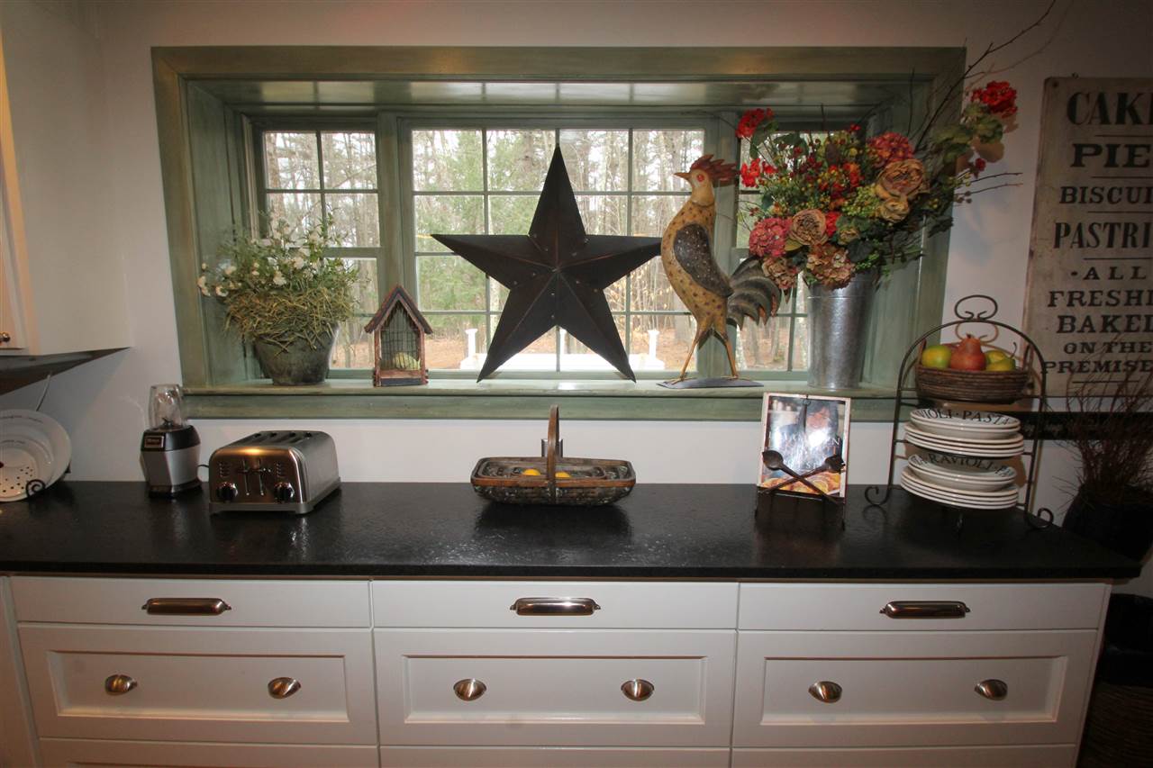 396 Derry Road Chester, NH 03036 - Photo 8 of 17