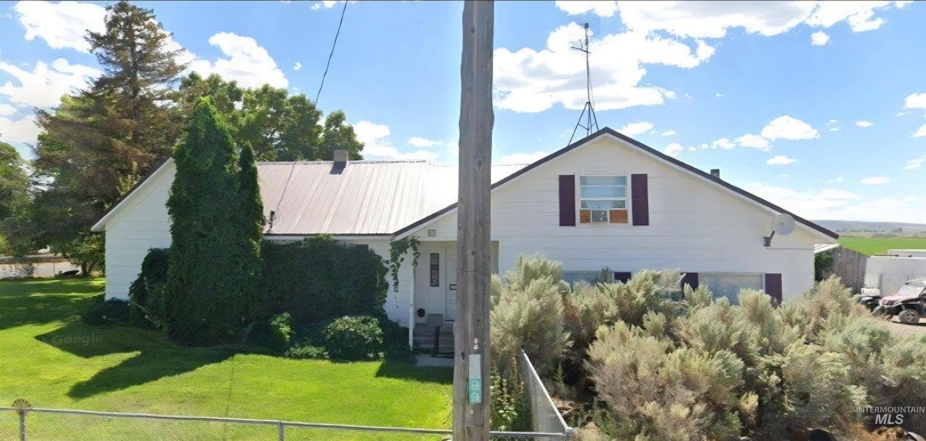 View of home's exterior