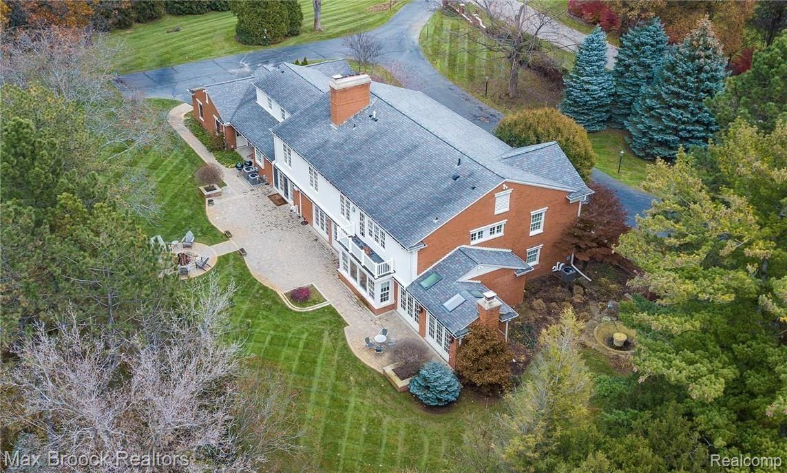 420 Dunston Road Bloomfield Hills, MI 48304 - Photo 25 of 25 420 Dunston Rear Aerial View.jpg