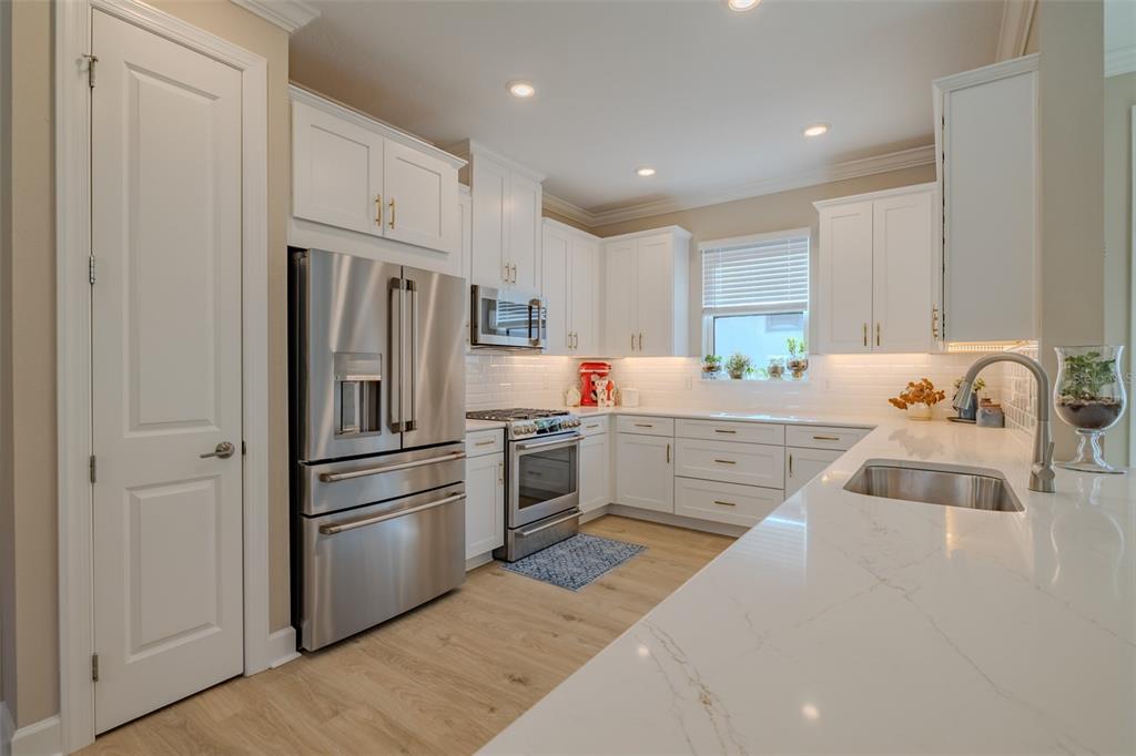 4407 Rosatti Road Wesley Chapel, FL 33543 - Photo 7 of 45