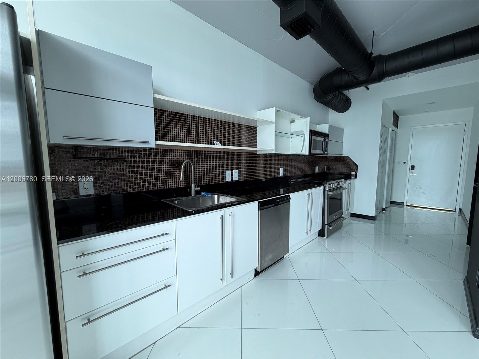 690 Southwest 1st Court, Unit PHI01 Miami, FL 33130 - Photo 18 of 28