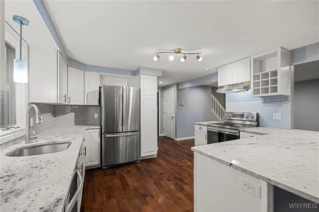 $319,900 | 142 Albert Drive, Lancaster, NY 14086