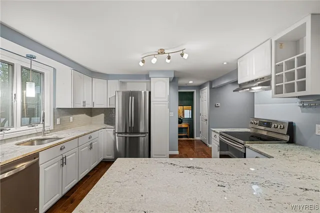 $319,900 | 142 Albert Drive, Lancaster, NY 14086