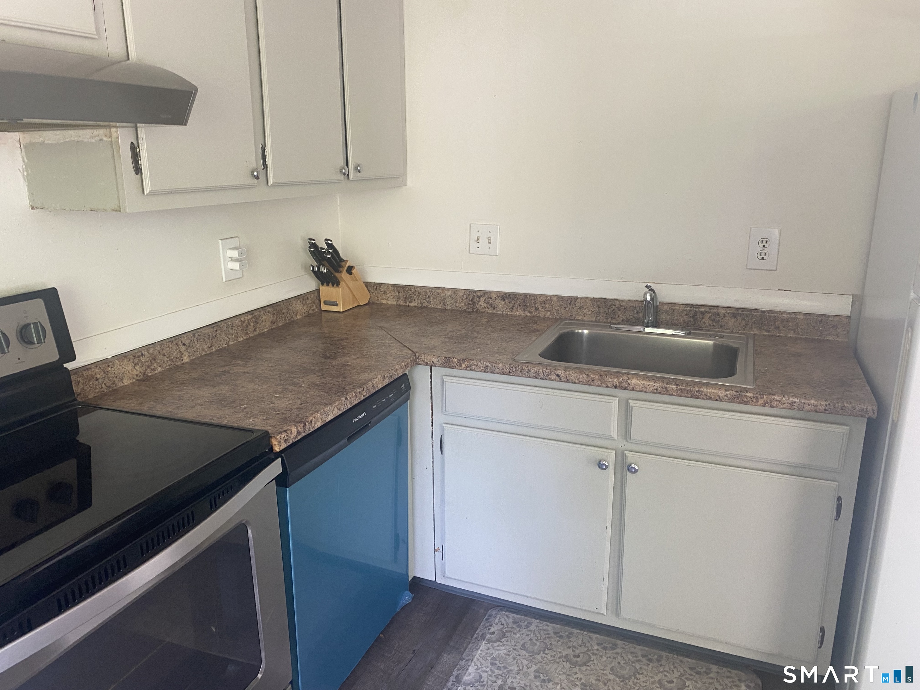 7 Padanaram Road, Unit J227 Danbury, CT 06811 - Photo 7 of 16