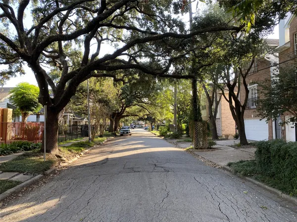 $2,995 | 2604 Hopkins Street, Unit 1/2, Houston, TX 77006