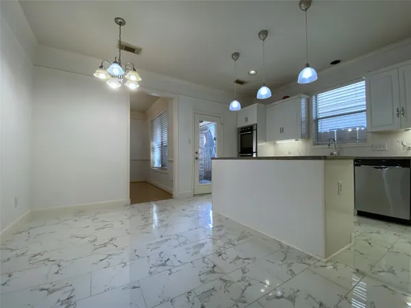 $2,995 | 2604 Hopkins Street, Unit 1/2, Houston, TX 77006