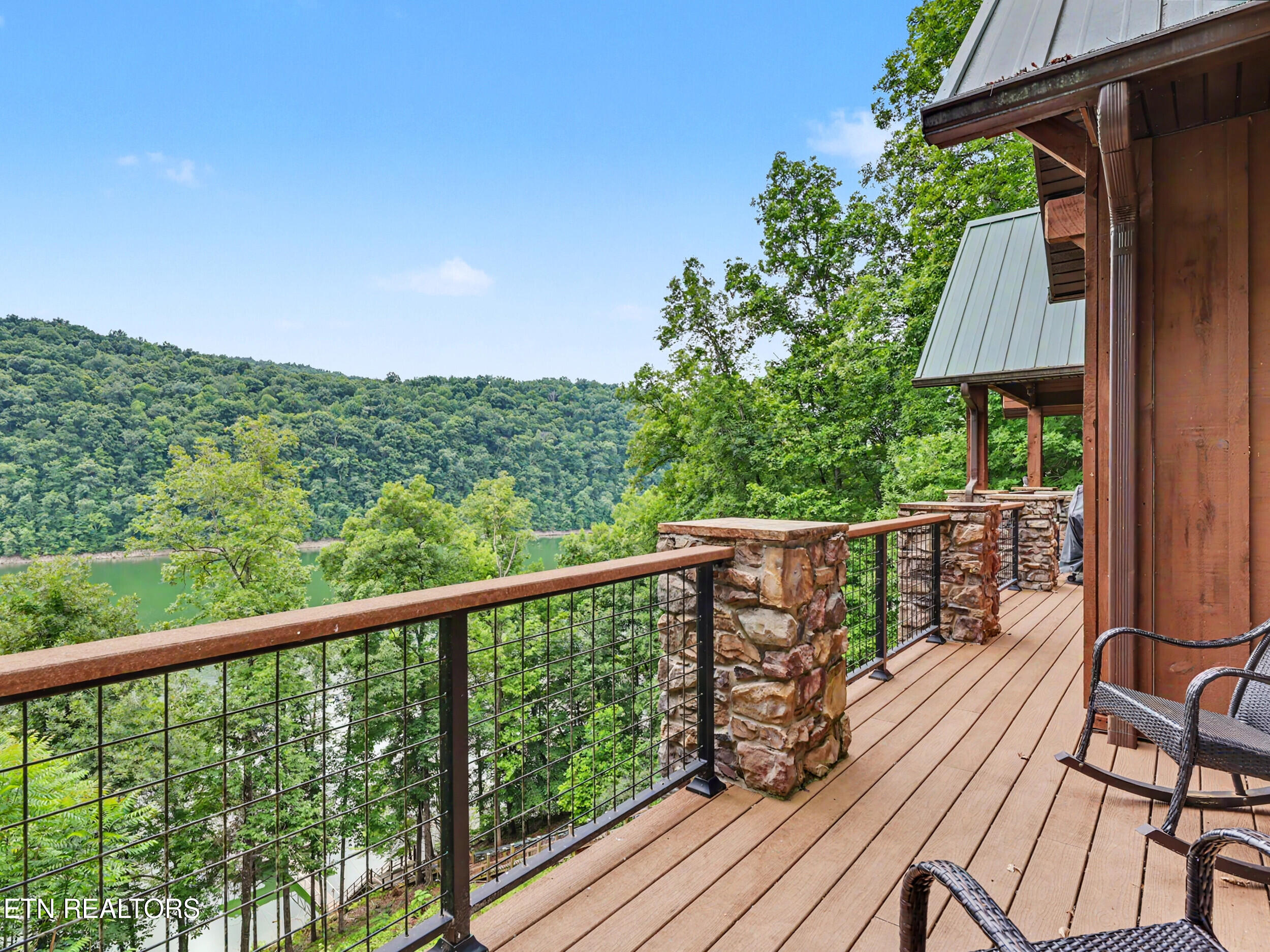 836-835 Jacks Bluff Road New Tazewell, TN 37825 - Photo 42 of 53 40_img_9113