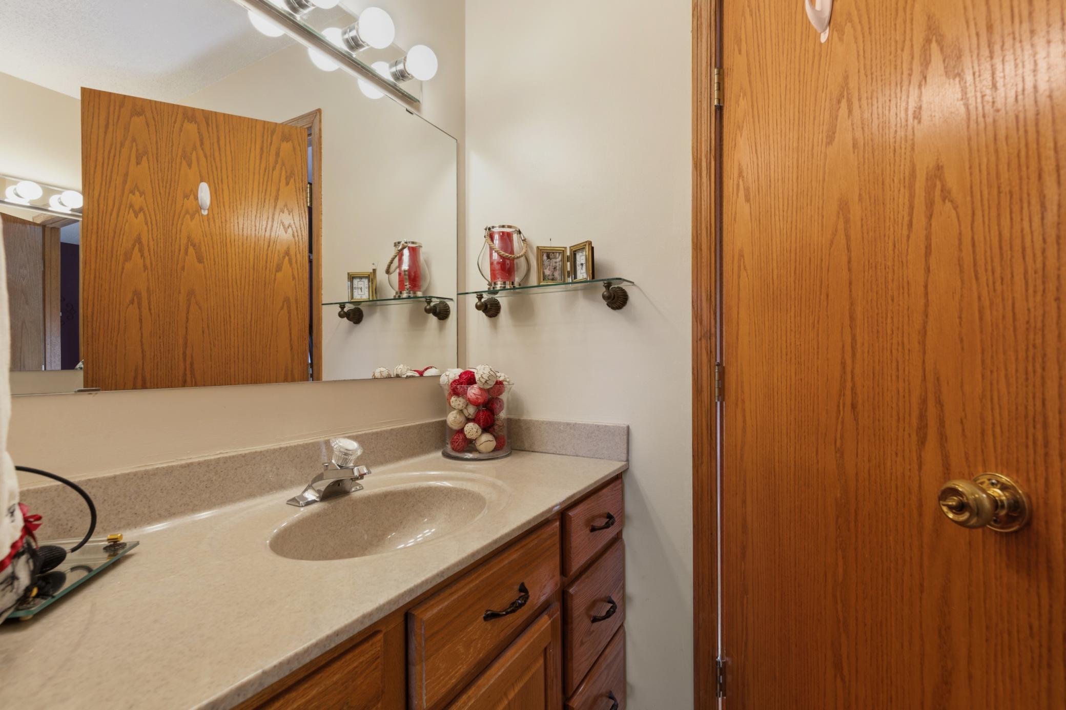 204 Allen Lane Faribault, MN 55021 - Photo 23 of 37